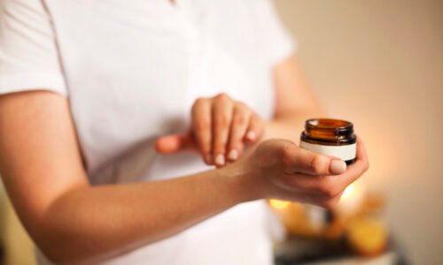 8 Essential Oils for Glowing Skin: Discover the Best for Radiance